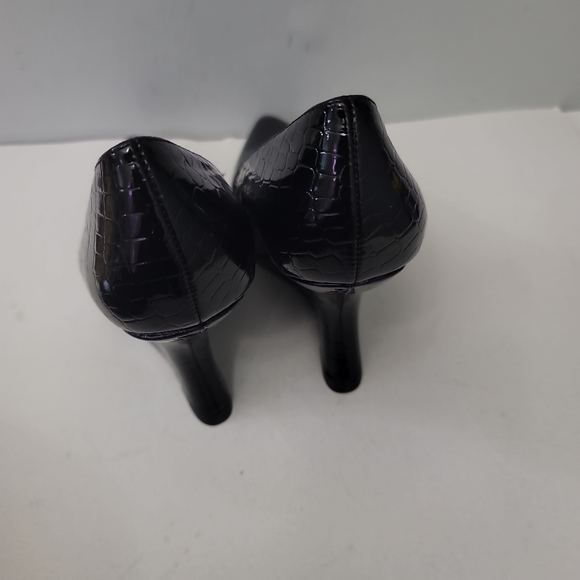 Steve Madden Rival Crocodile Embossed Wedge Pumps - Picture 6 of 9